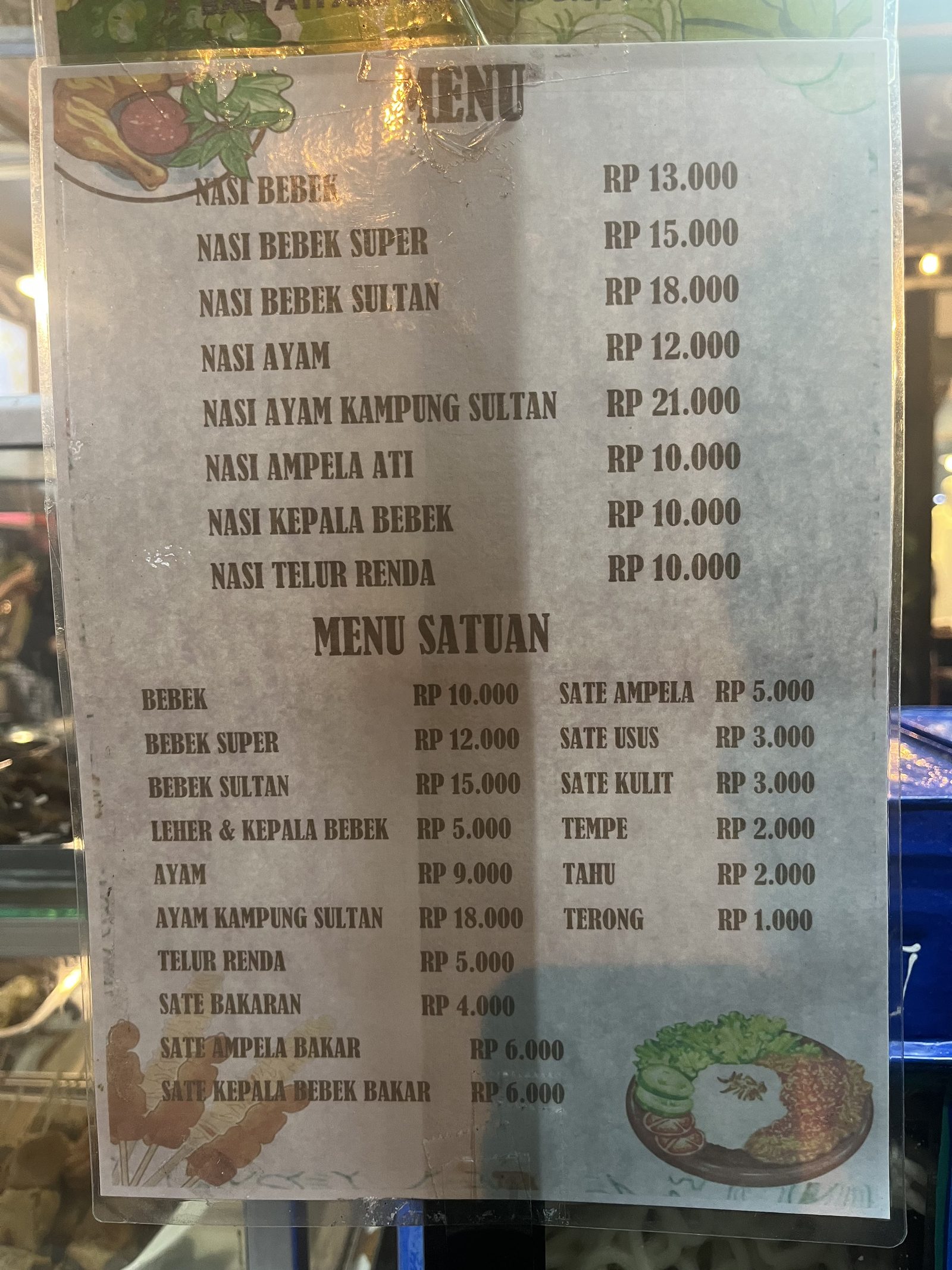 Papan harga menu nasi bebek Bu Wijaya di Gultik Mbah Djoyo GKB Gresik